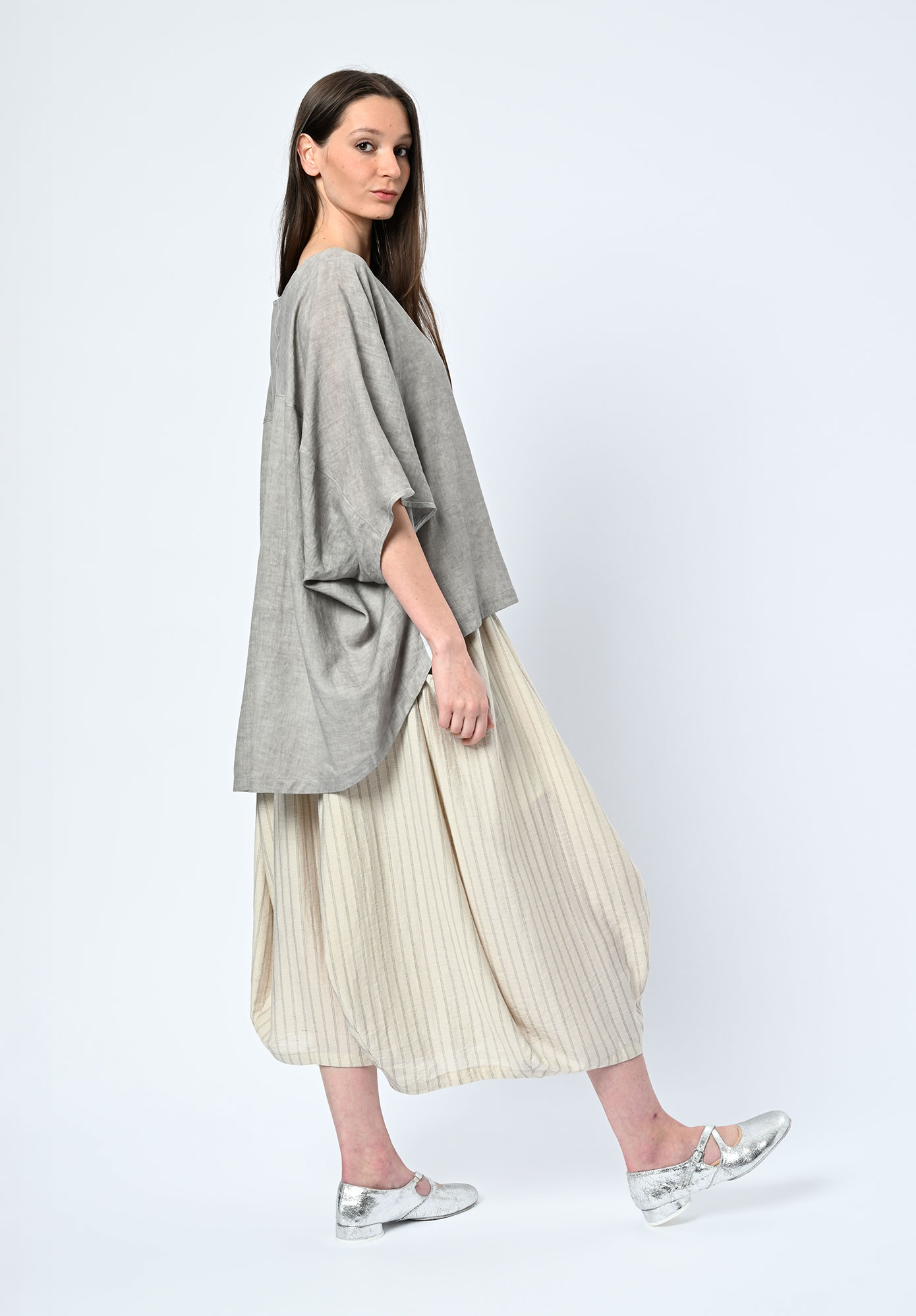 MOYURU - FREEFALL OVERSIZE TOP - LIGHT GREY MOYURU - FREEFALL OVERSIZE TOP - LIGHT GREY