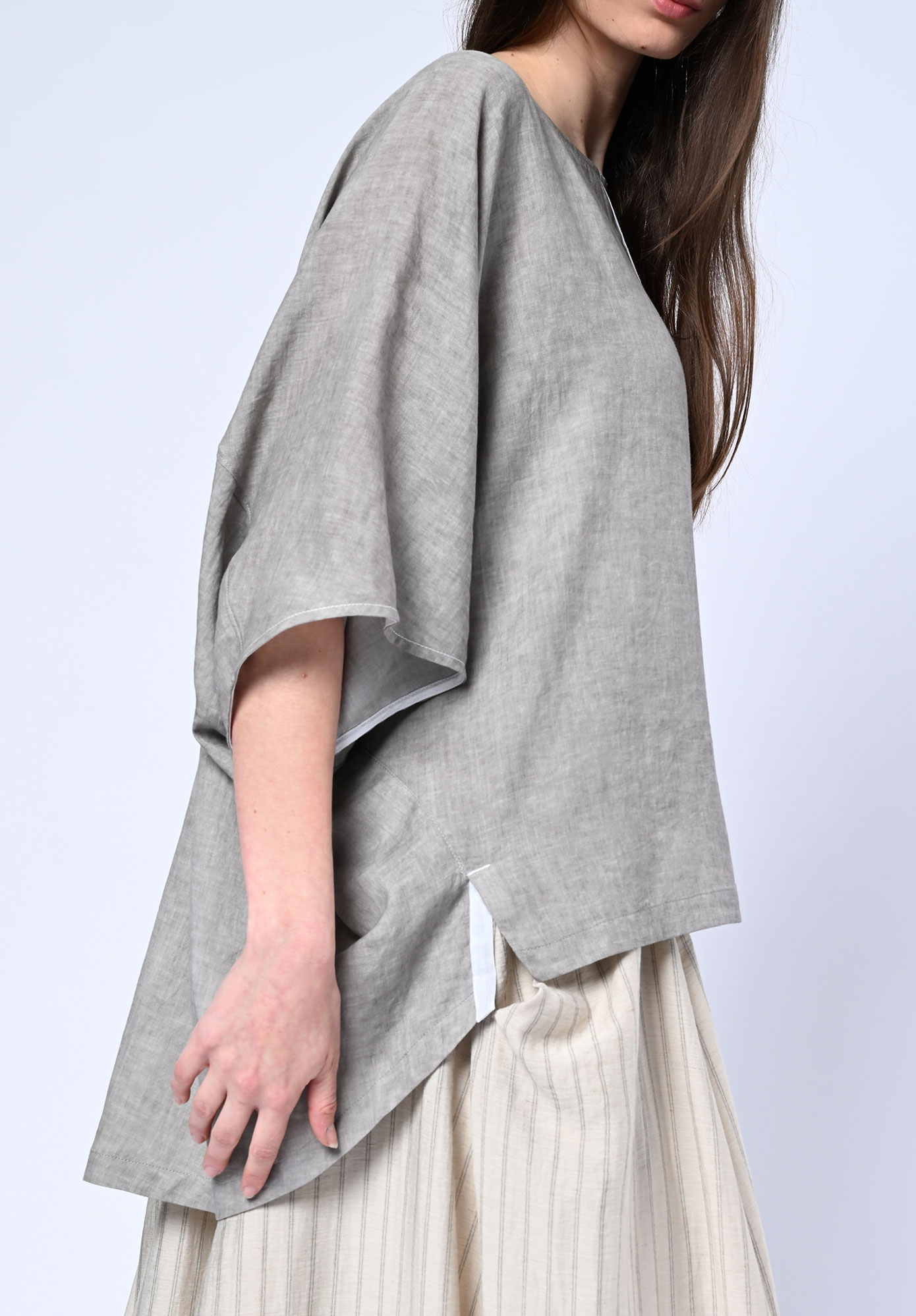 MOYURU - FREEFALL OVERSIZE TOP - LIGHT GREY MOYURU - FREEFALL OVERSIZE TOP - LIGHT GREY