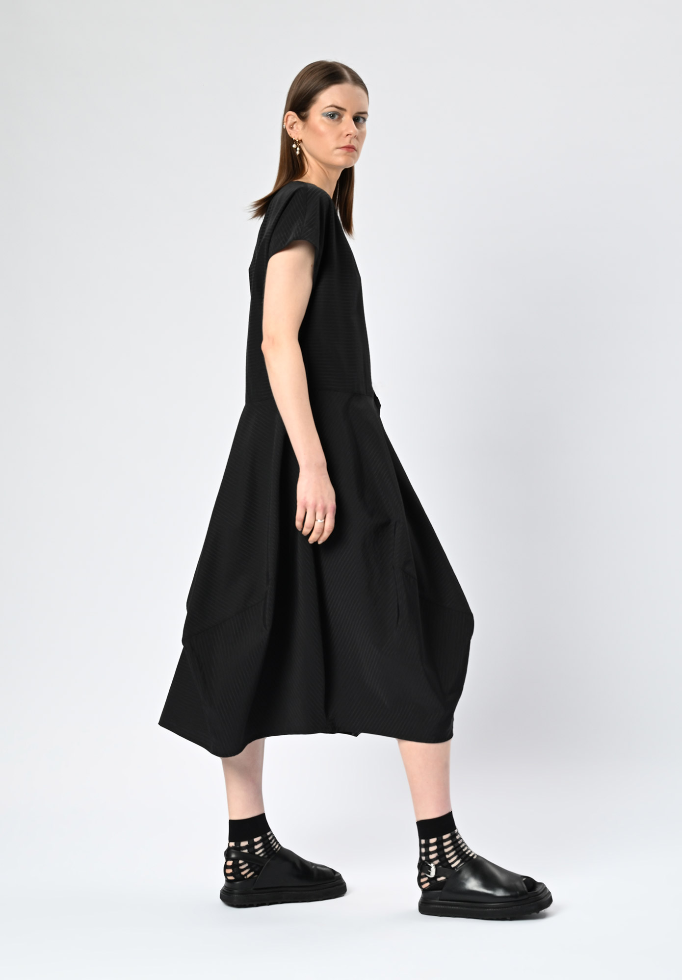 MM SÖHN - METROPOLIS DRESS - BLACK OTTOMAN SELF STRIPE MM SÖHN - METROPOLIS DRESS - BLACK OTTOMAN SELF STRIPE