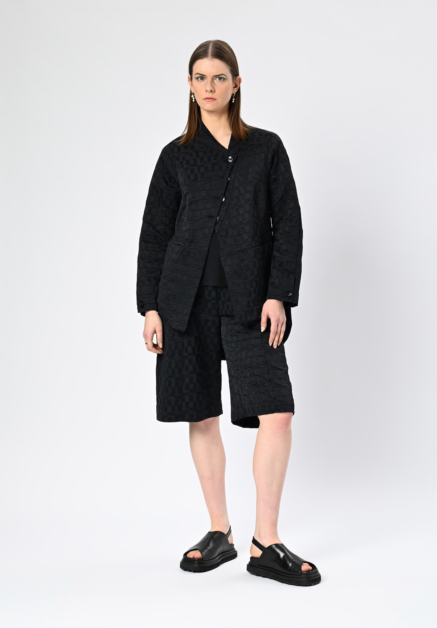 MM SÖHN - DISTRICT PEPLUM JACKET - BLACK GEOMETRIC JACQUARD