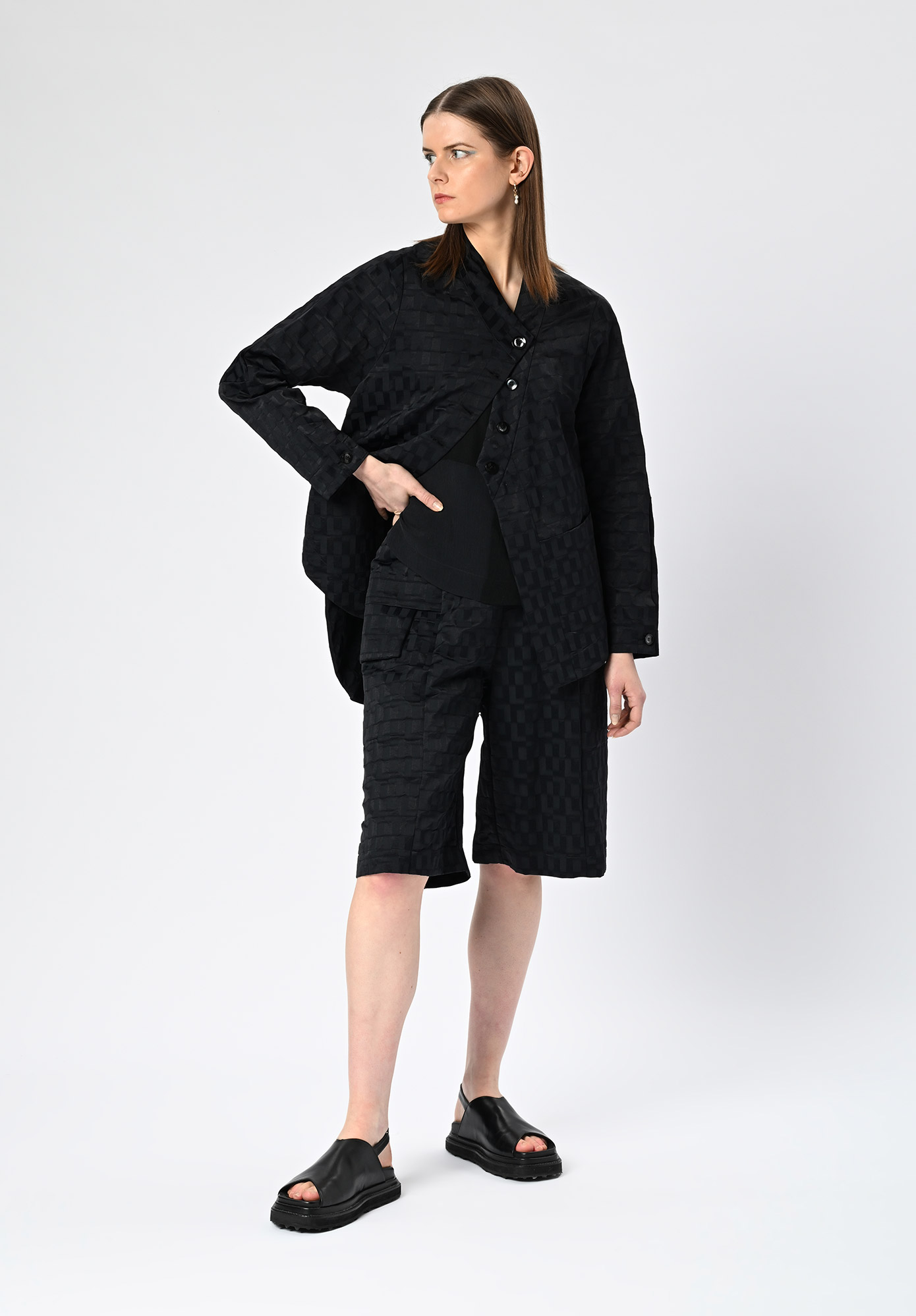 MM SÖHN - DISTRICT PEPLUM JACKET - BLACK GEOMETRIC JACQUARD MM SÖHN - DISTRICT PEPLUM JACKET - BLACK GEOMETRIC JACQUARD
