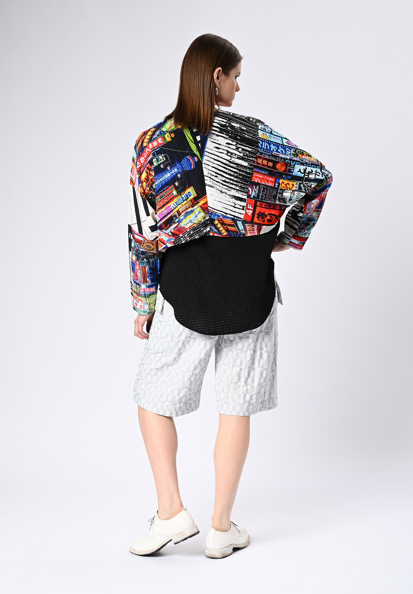 MM SÖHN - CITY LIFE CROPPED SHRUG - TOKYO NEON PRINT