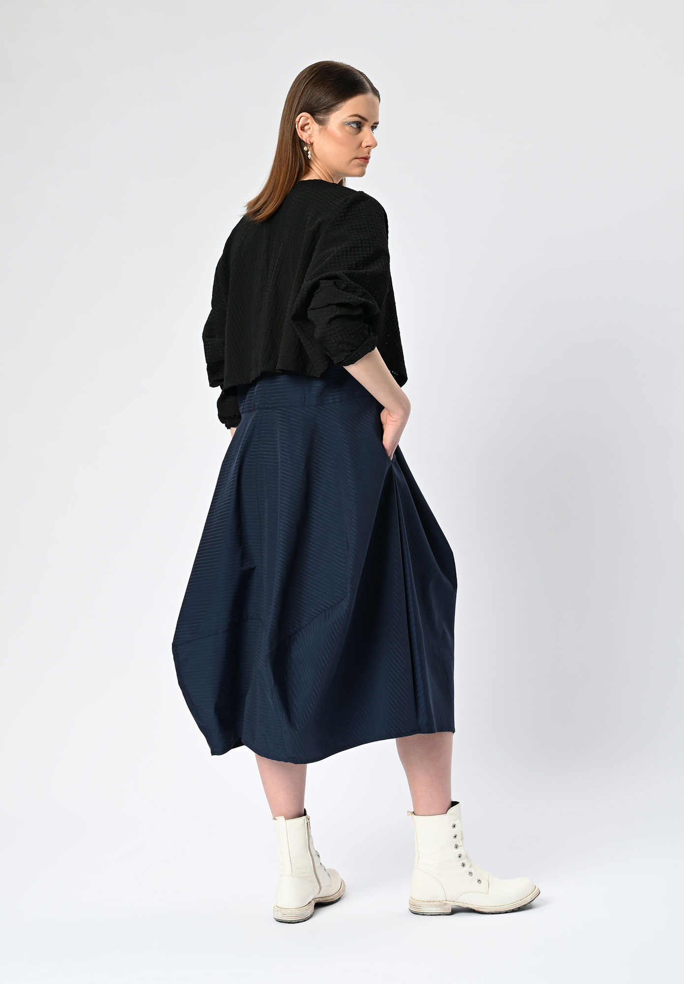 MM SÖHN - CITY LIFE CROPPED SHRUG - BLACK