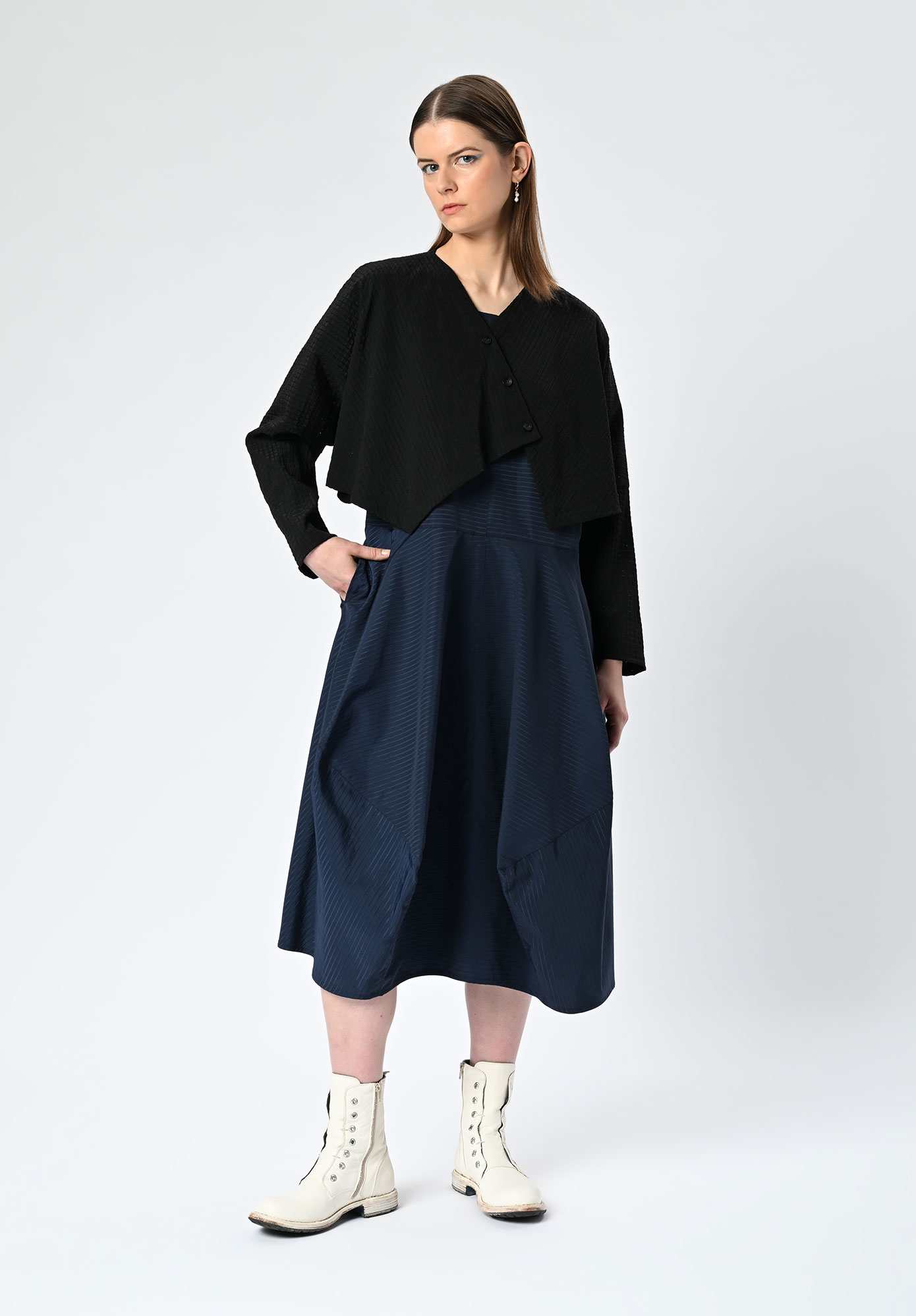 MM SÖHN - CITY LIFE CROPPED SHRUG - BLACK