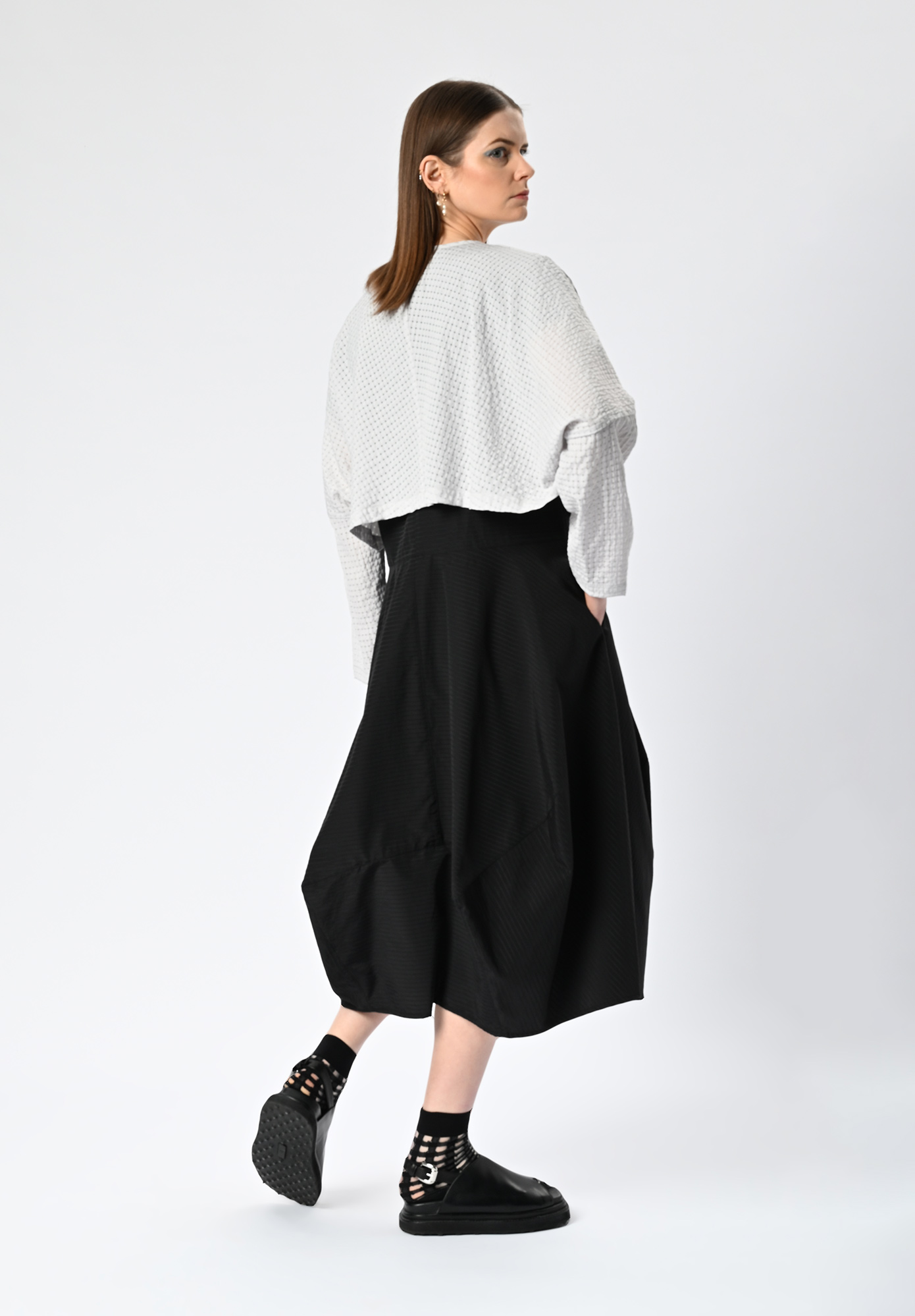 MM SÖHN - CITY LIFE CROPPED SHRUG - SILVER