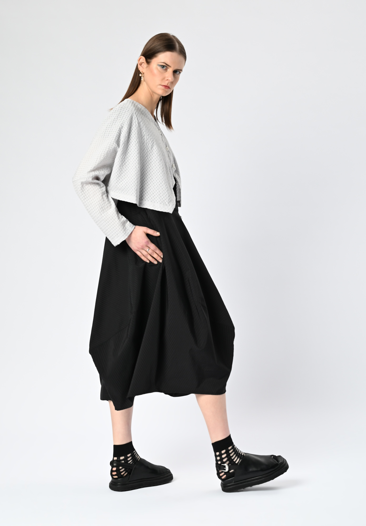 MM SÖHN - CITY LIFE CROPPED SHRUG - SILVER