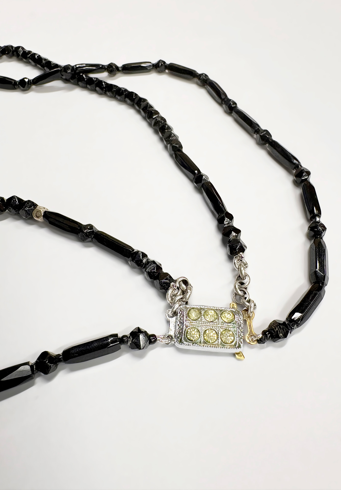 FLEW DESIGNS - MOURNING NECKLACE - BLACK FLEW DESIGNS - MOURNING NECKLACE - BLACK