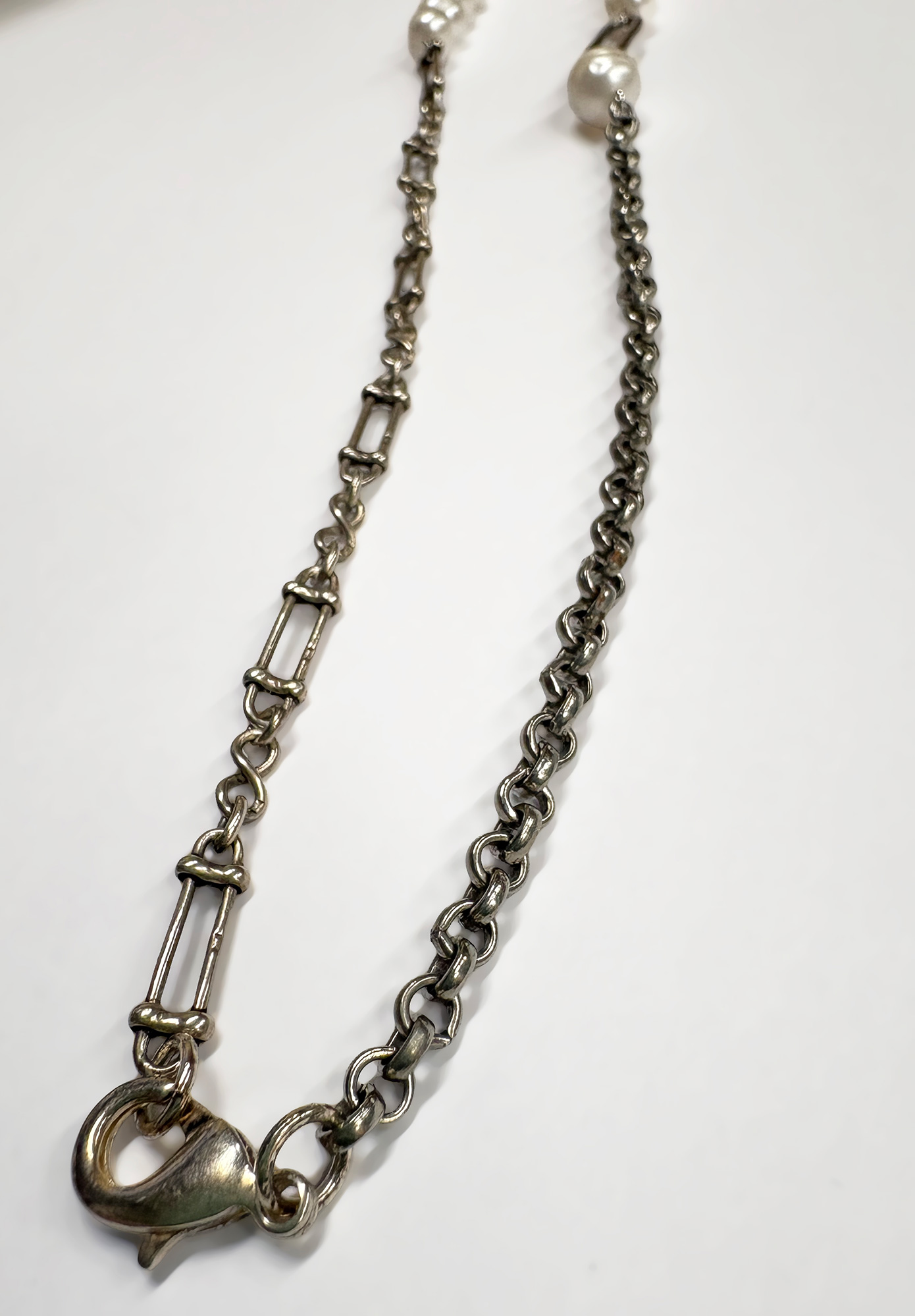 FLEW DESIGNS - TRIO NECKLACE - SILVER | WHITE