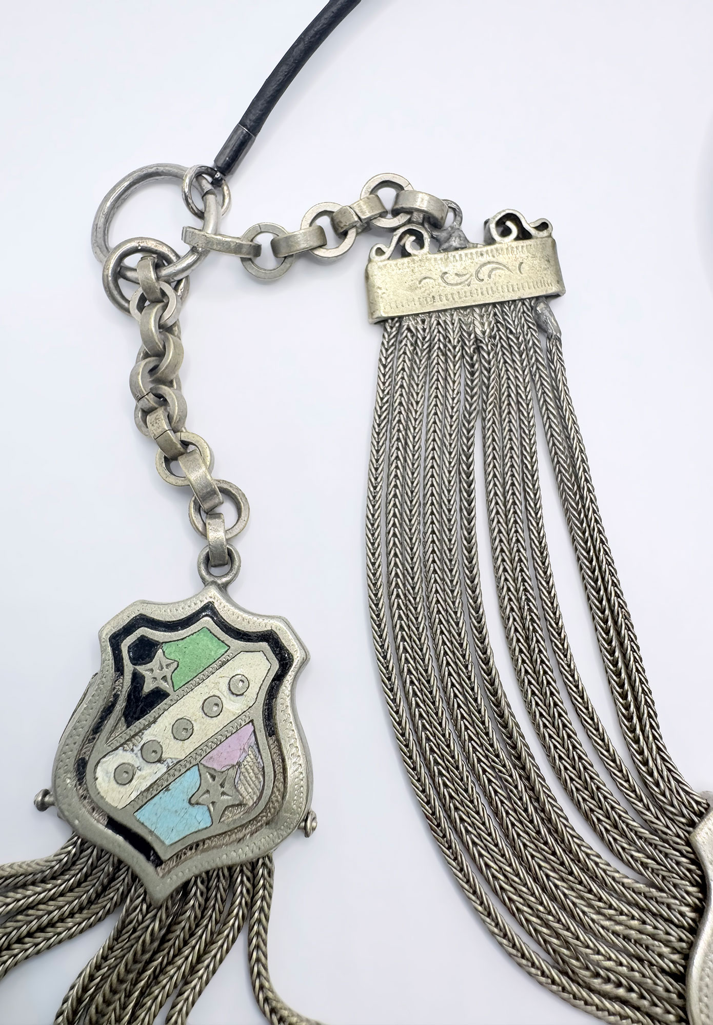 FLEW DESIGNS - STRATA MEDALLION NECKLACE - SILVER