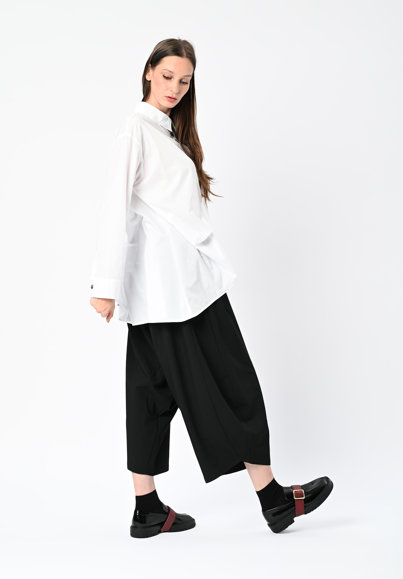 MOYURU - EASEL SHIRT - WHITE