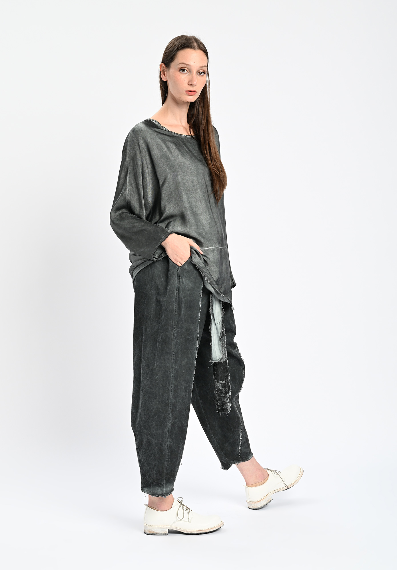 SANCTAMUERTE - PANELLED LEG BARRELL PANT - EMERALD GREY