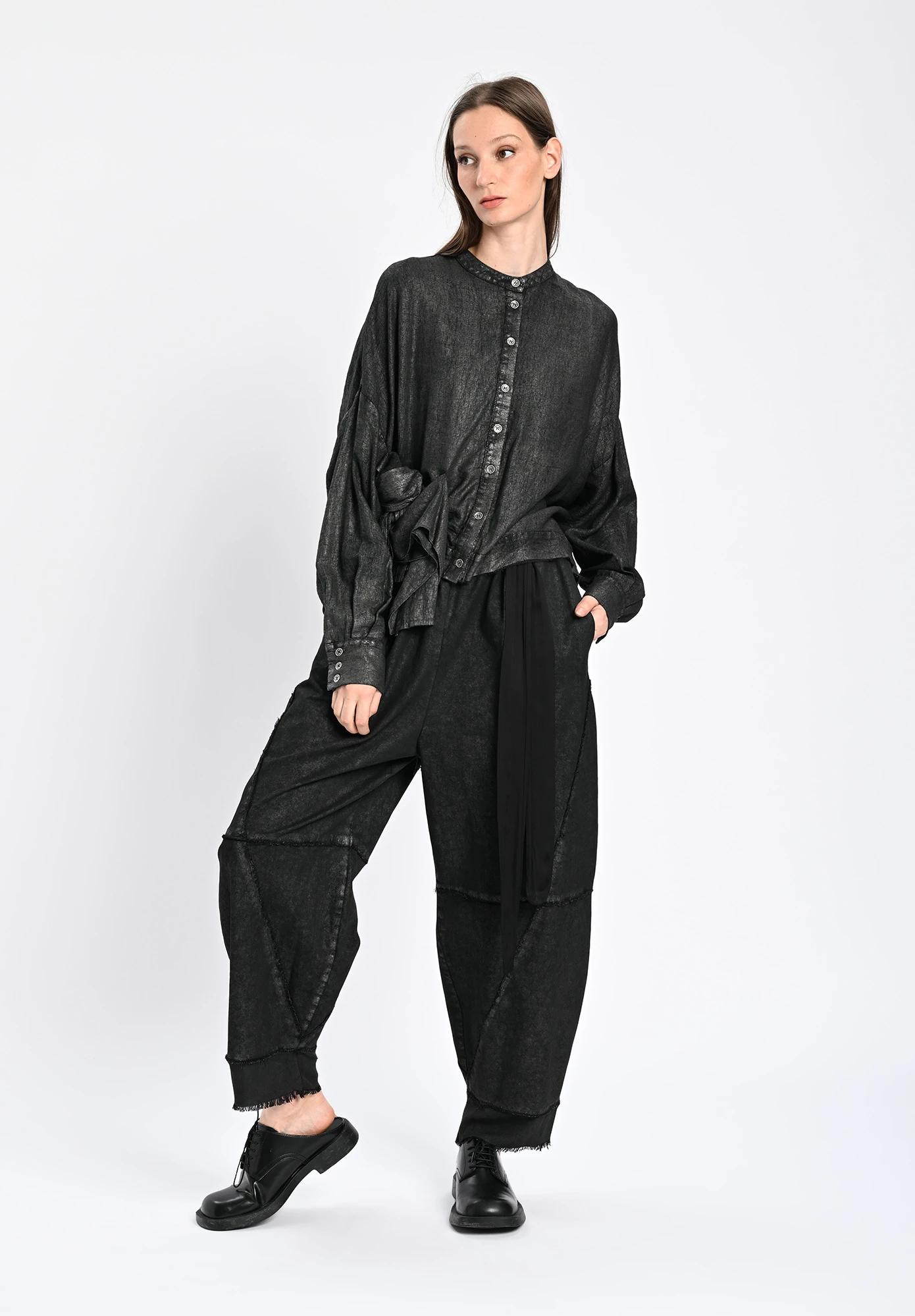 SANCTAMUERTE - PANELLED LEG BARRELL PANT - LAMINATED BLACK