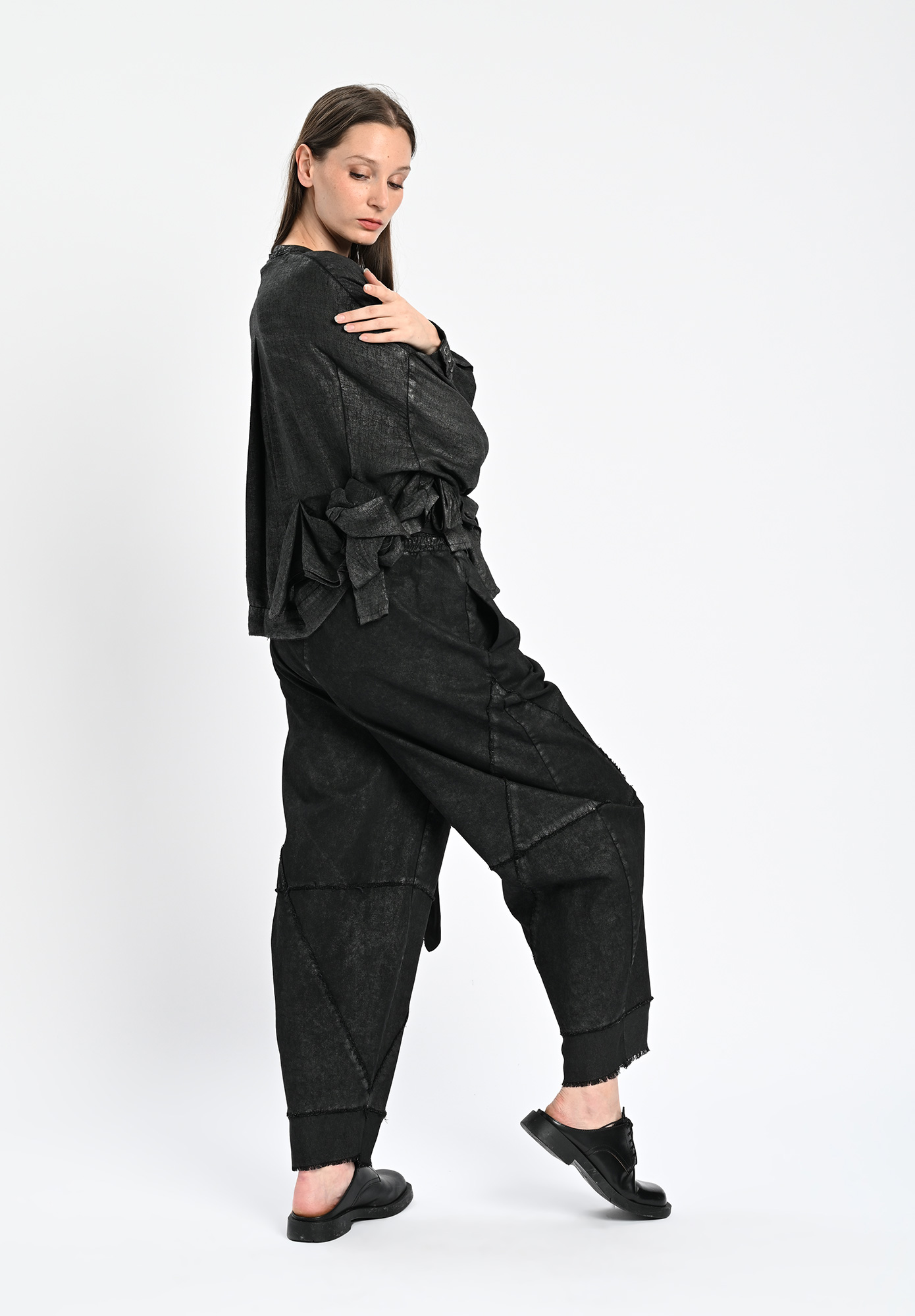 SANCTAMUERTE - PANELLED LEG BARRELL PANT - LAMINATED BLACK
