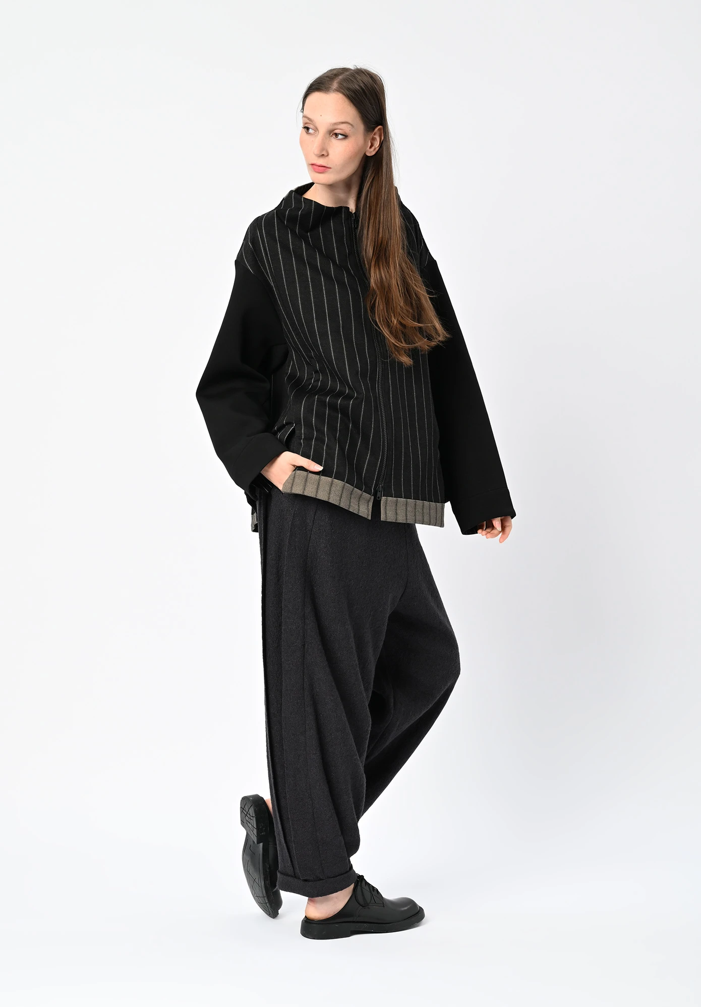 MOYURU - TUBULAR PANT - CHARCOAL BROWN