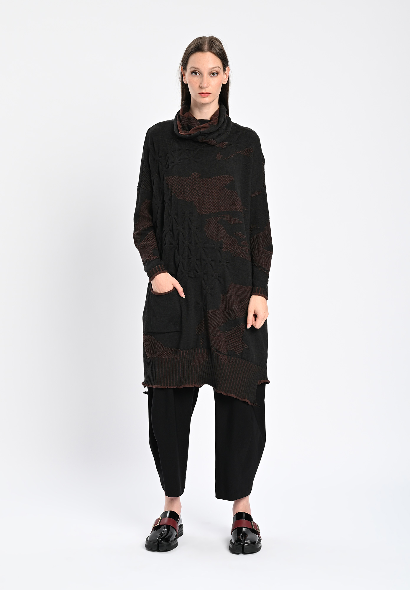 MM SÖHN - IMPRINT TUNIC DRESS DETACHABLE SNOOD - BLACK | OXIDE