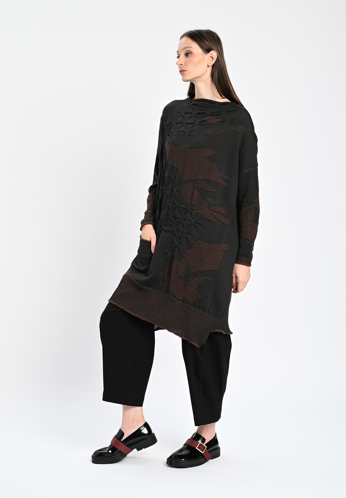 MM SÖHN - IMPRINT TUNIC DRESS DETACHABLE SNOOD - BLACK | OXIDE MM SÖHN - IMPRINT TUNIC DRESS DETACHABLE SNOOD - BLACK | OXIDE