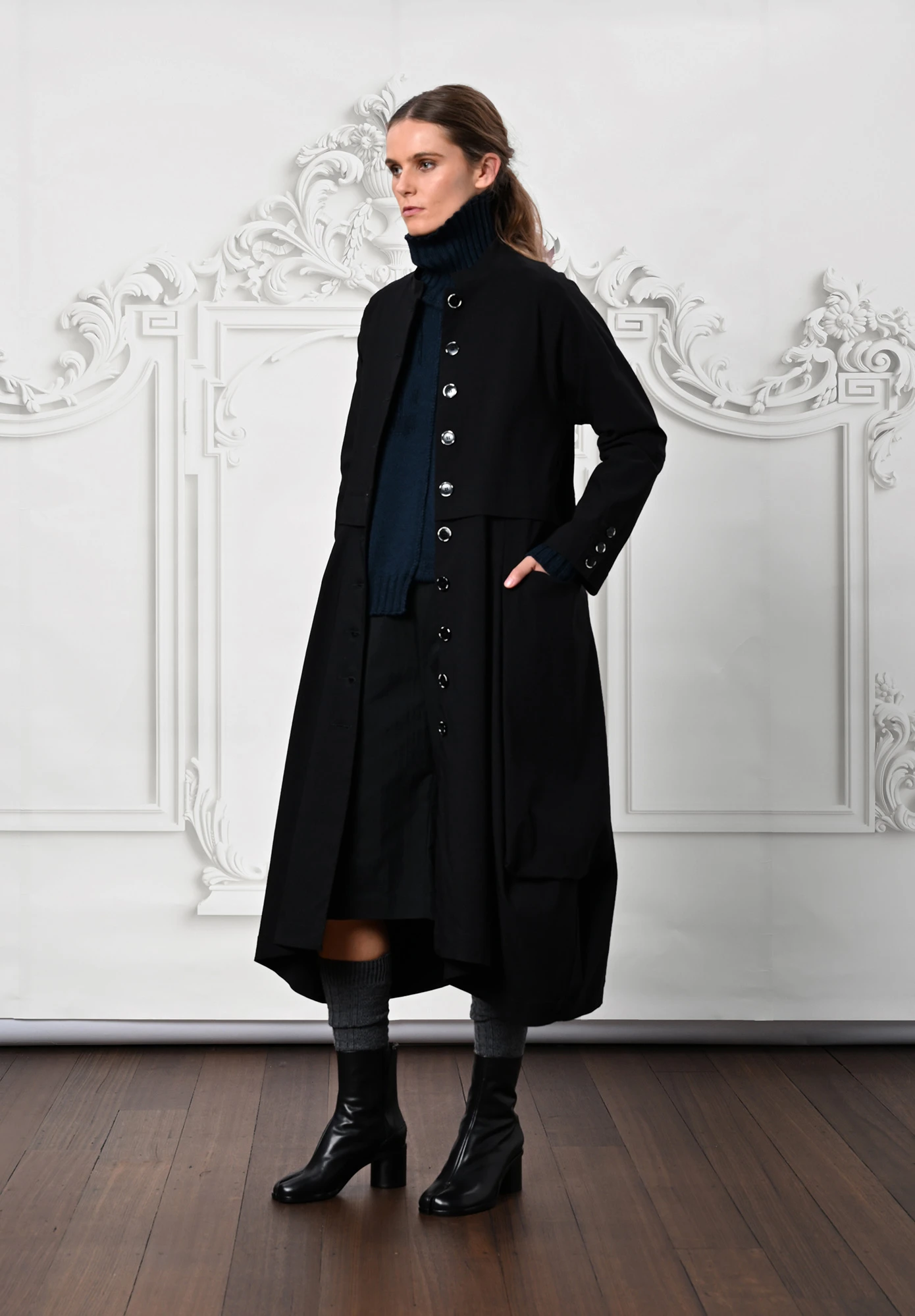 MM SÖHN  - DRESSAGE EXTENDED POCKET COAT - BLACK