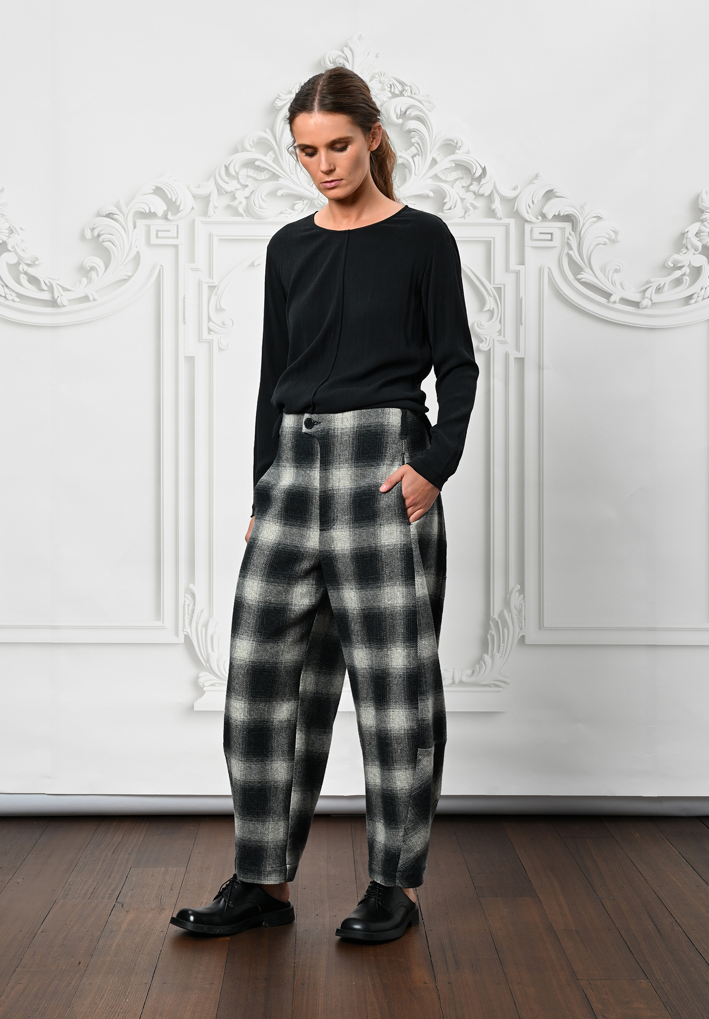 MM SÖHN - PARADE CONTOUR PANT - BLACK | SILVER PLAID