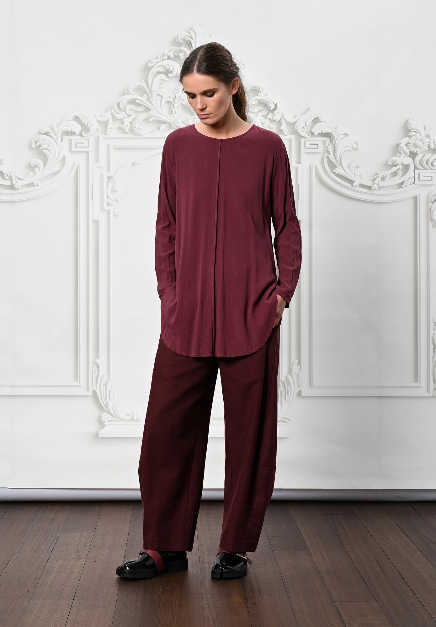 MM SÖHN  - PARADE CONTOUR PANT - OXBLOOD