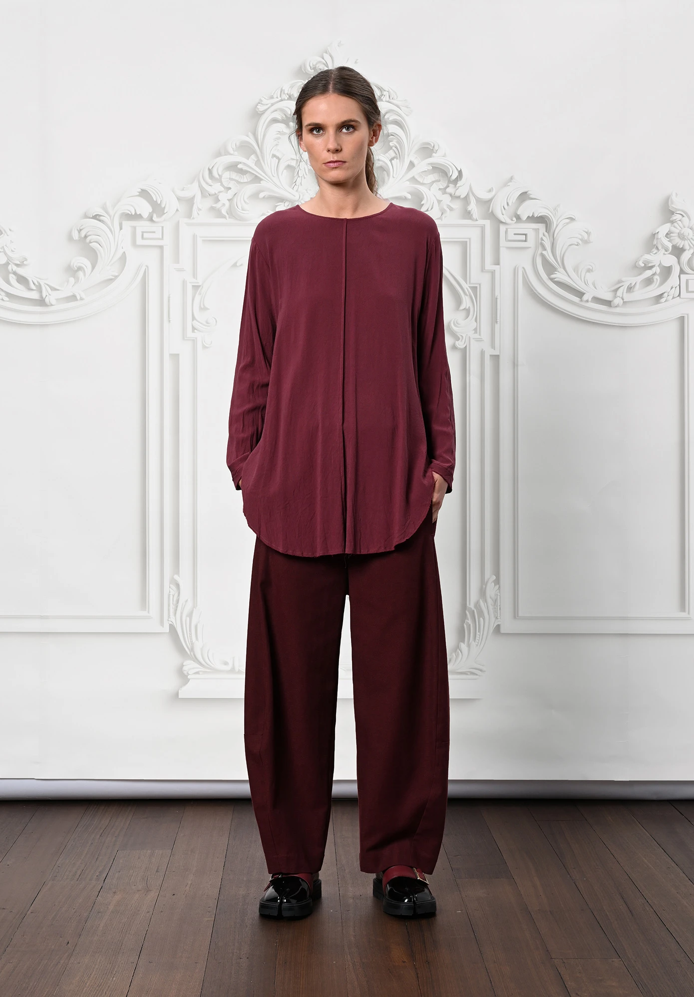 MM SÖHN  - PARADE CONTOUR PANT - OXBLOOD