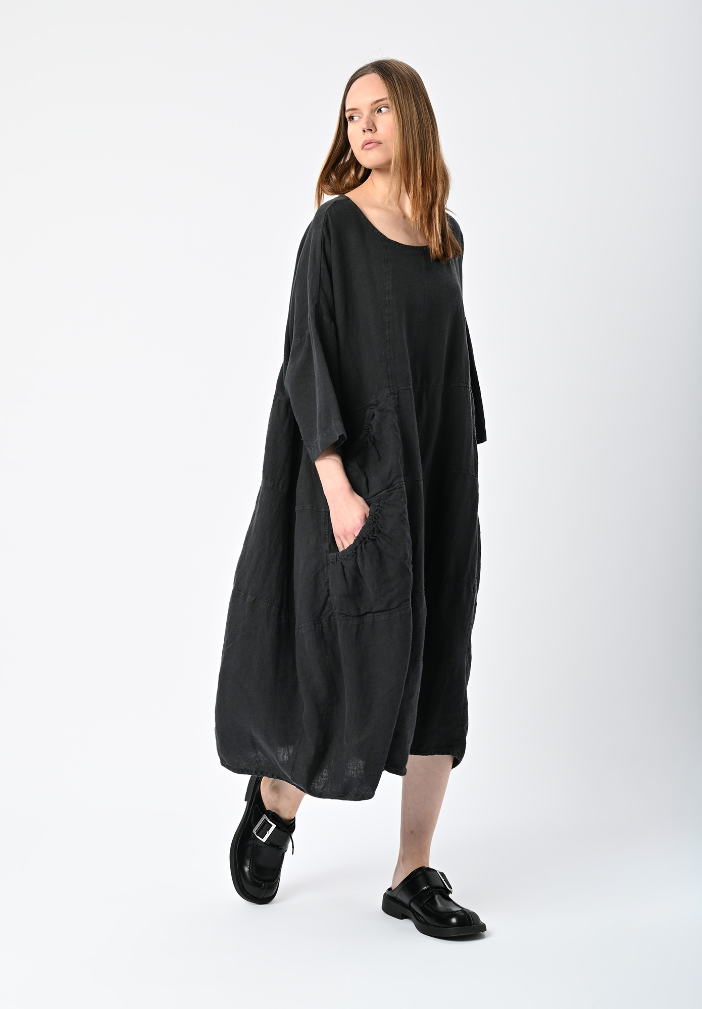 STUDIO RUNDHOLZ | BLACK LABEL - RELAXED LINEN DRESS GATHERED POCKETS - BLACK