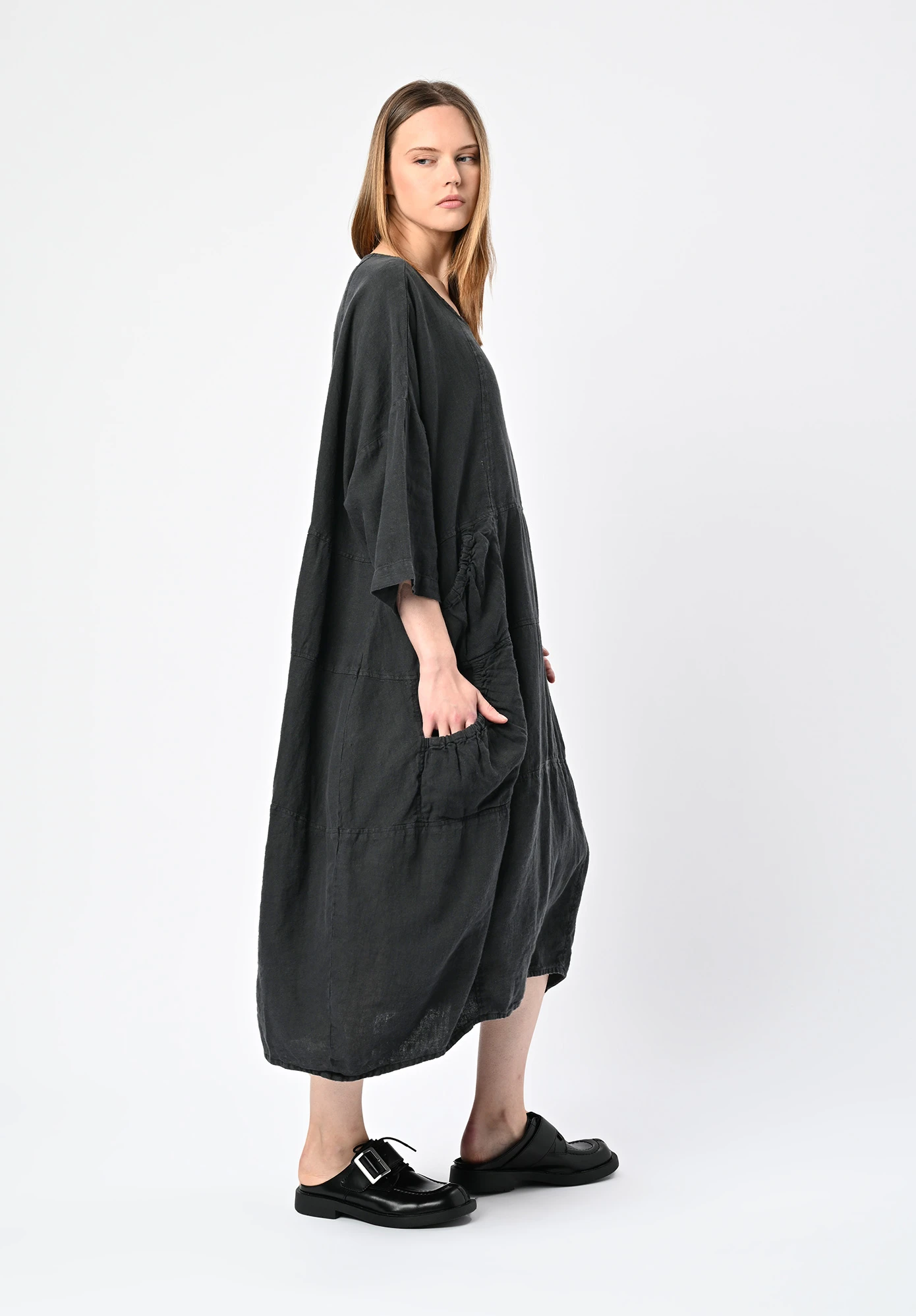 STUDIO RUNDHOLZ | BLACK LABEL - RELAXED LINEN DRESS GATHERED POCKETS - BLACK STUDIO RUNDHOLZ | BLACK LABEL - RELAXED LINEN DRESS GATHERED POCKETS - BLACK