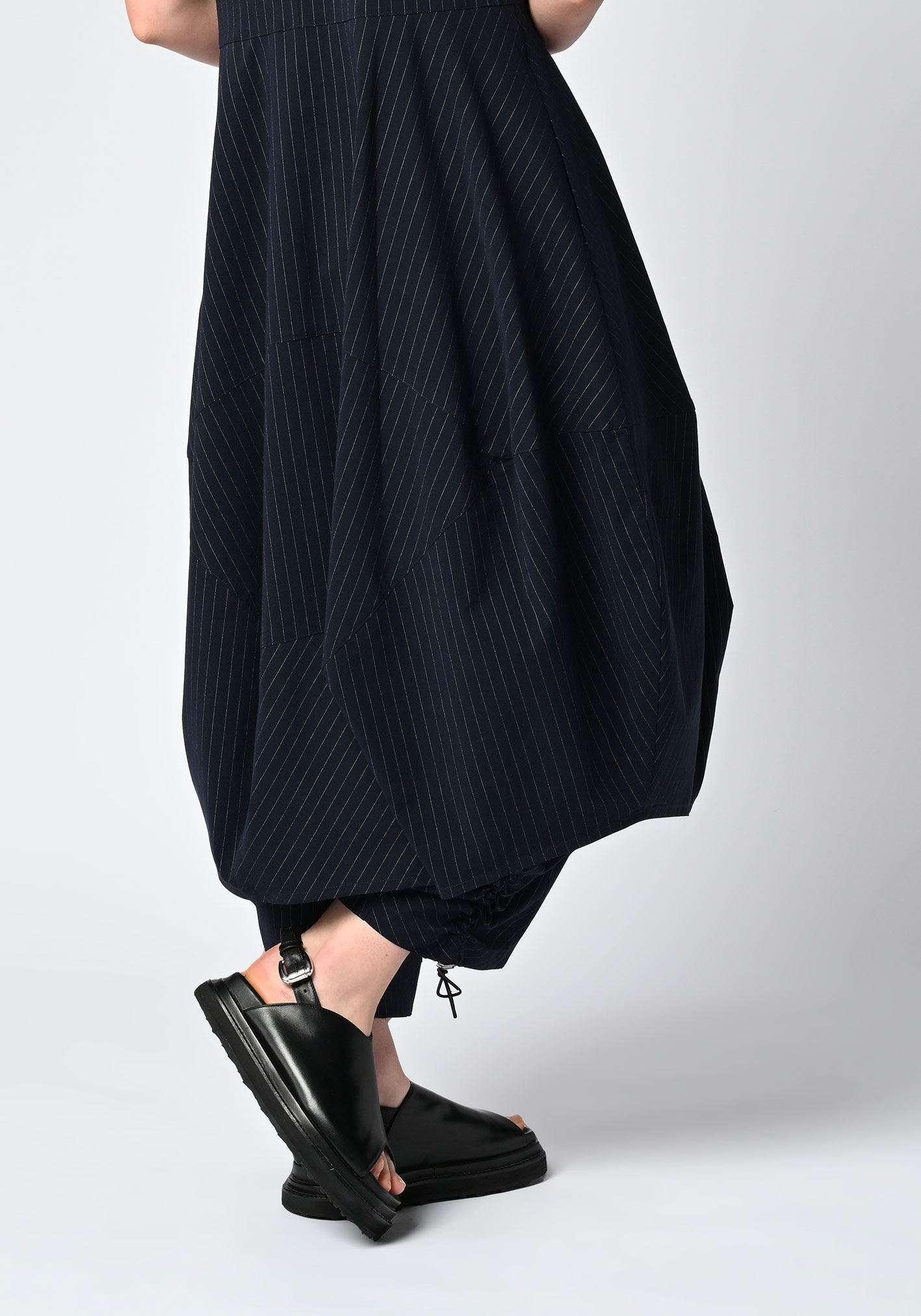 MM SÖHN - ASPECT SKIRT - NAVY PINSTRIPE
