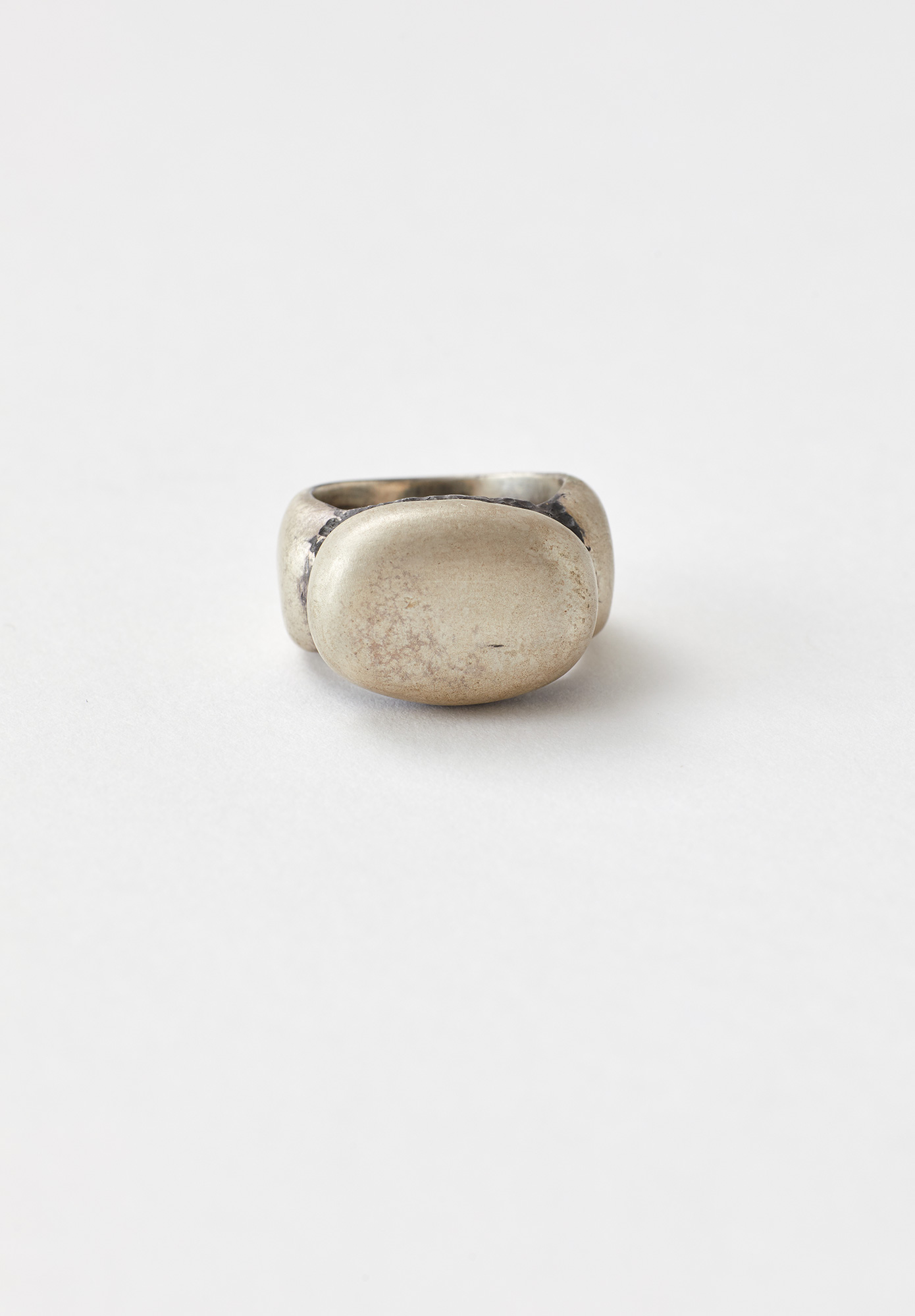 WIDE OVAL RING