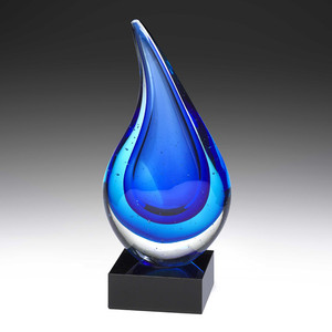 The 'Cloudburst' is one of the principal awards in the Art Glass range.