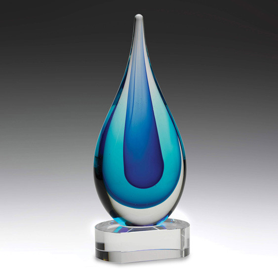 The Art Glass Ocean presents a brilliant water-inspired design with blue colours that may be perfect for your particular organisation. The range of art glass offers many different options for a different kind of corporate award for your event or presentation.
