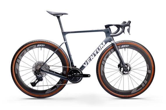 Ventum GS1 gravel bike equipped with a Shimano XTR Di2 and Dura-Ace Di2 mixed mullet drivetrain, designed for high-speed, all-terrain performance.