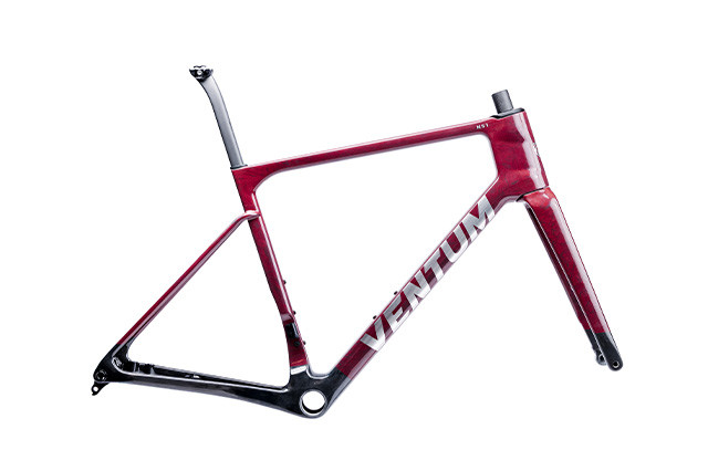 Ventum NS1 road bike frameset with hourglass head tube, internal cable routing, UDH compatibility, and clearance for 700x35c tires.