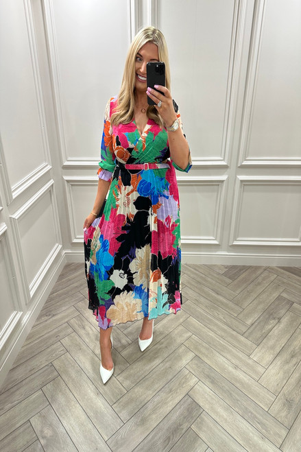 Nadya Black Pleated Midi  Dress