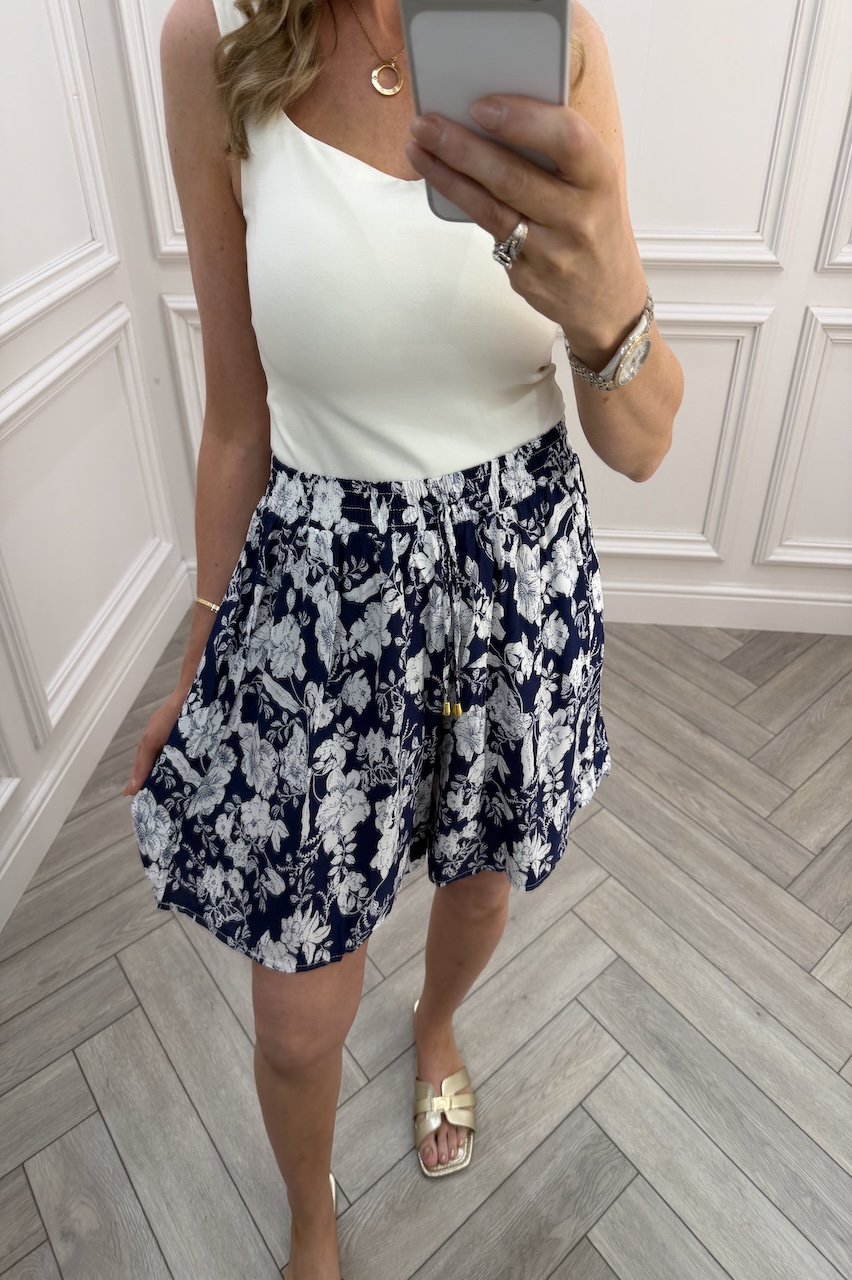 Elle Navy Floral Elasticated Shorts 
