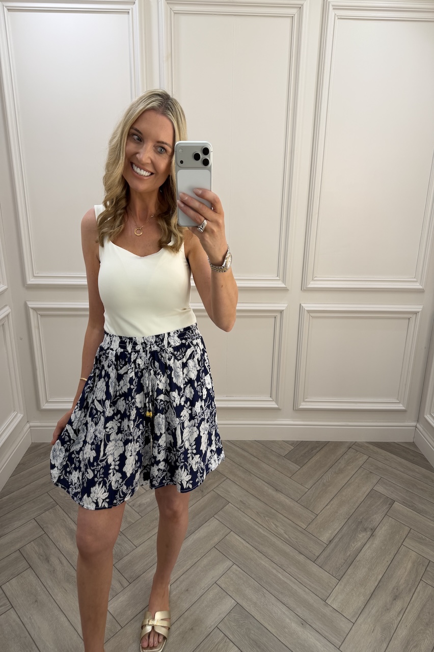 Elle Navy Floral Elasticated Shorts 