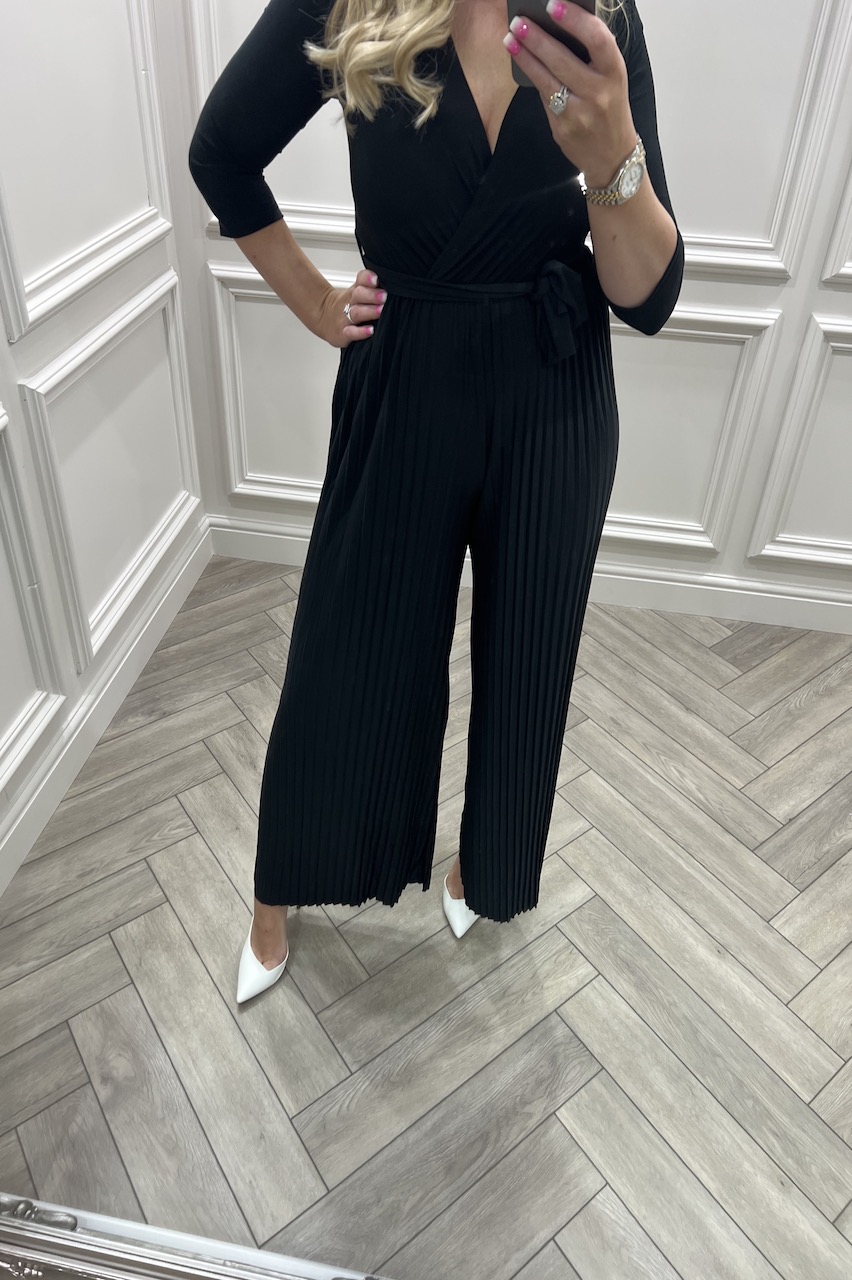 Black  3/4 Sleeve Pleated Jumpsuit 