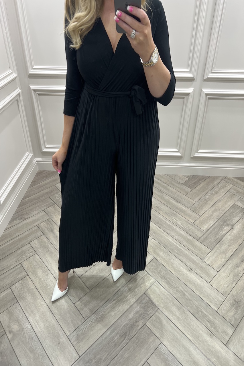 Black  3/4 Sleeve Pleated Jumpsuit 