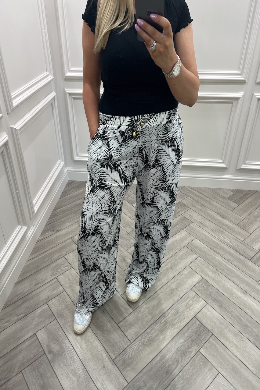 Relaxed Black Annika Trousers