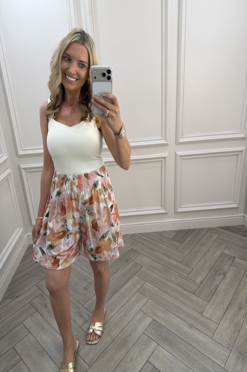 Tilly Peach Elasticated Shorts