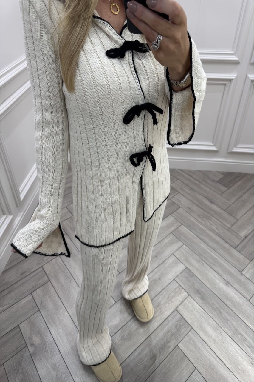 Cream Chic Bow Knitted Bow Lounge Set