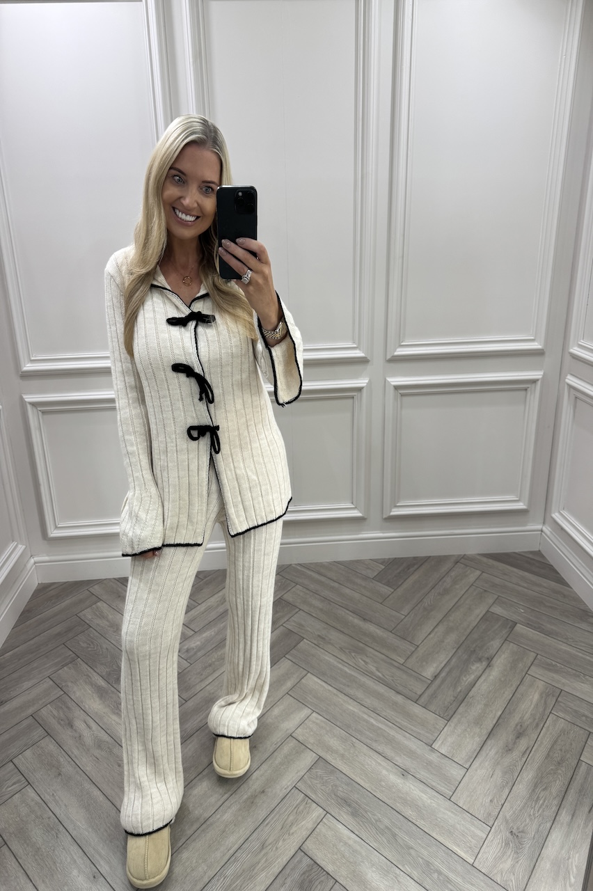 Cream Chic Bow Knitted Bow Lounge Set