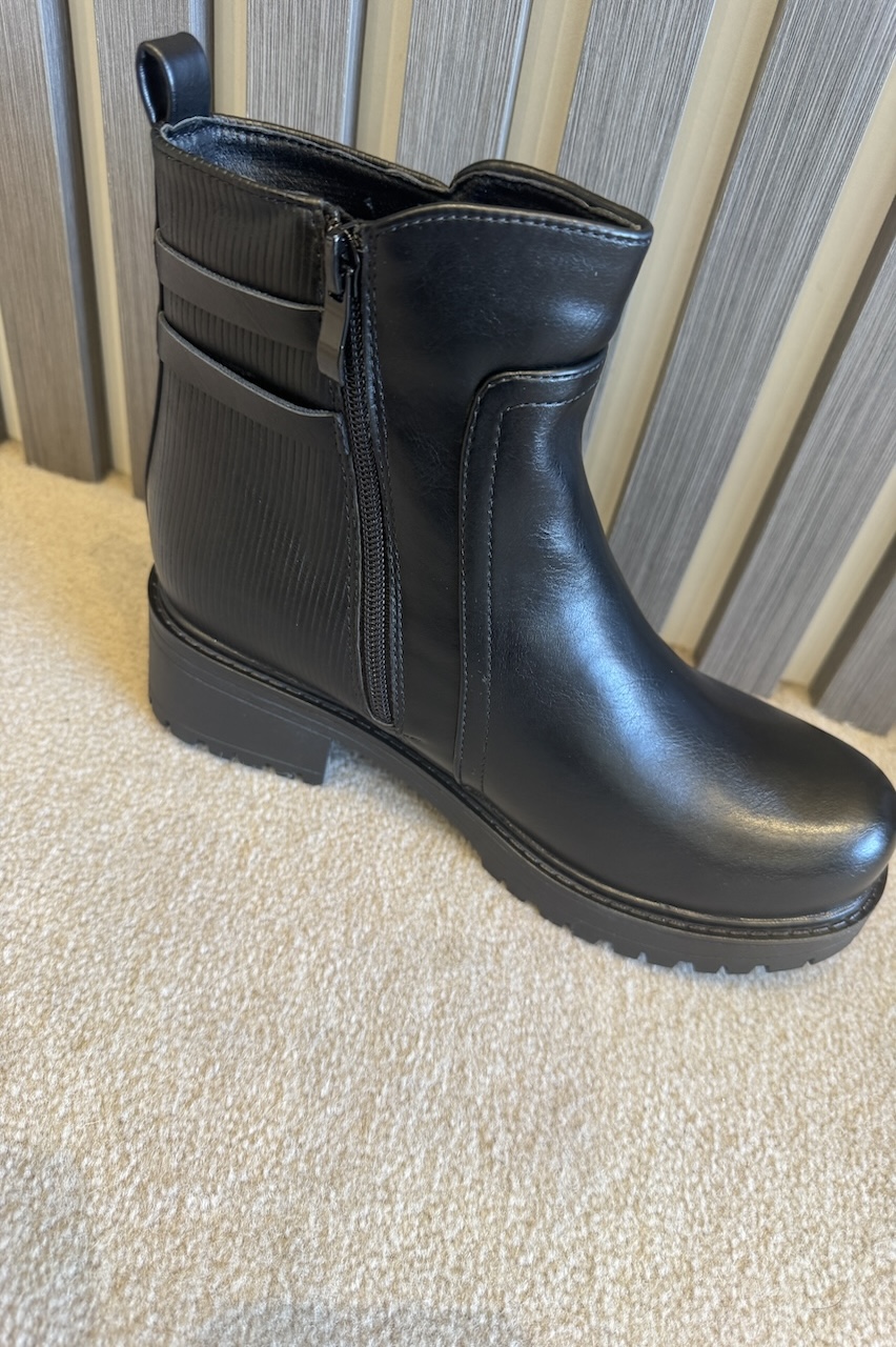 Black Taylor Ankle Boots With Gold Detail 