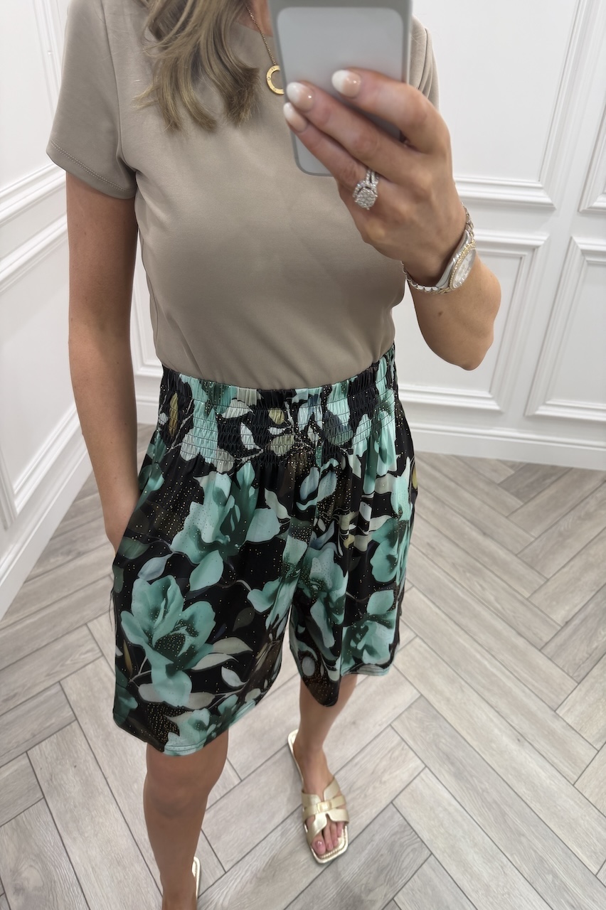Black  Petal Floral Elasticated Shorts