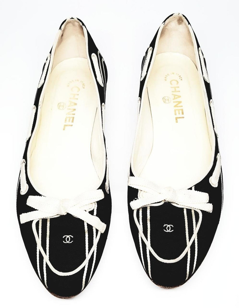 Chanel Black and Cream "CC" Logo Laced Bow Canvas Espadrille Flats - Size US 7 - Vintage