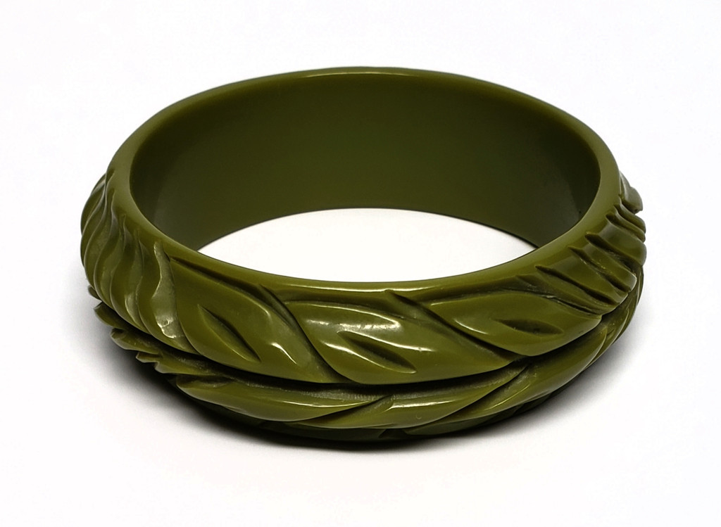 Bakelite Olive Deep Carved Bangle Bracelet - Vintage 1970s Rare