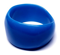 Bakelite Blueberry Wavy Bangle Bracelet - Vintage 1960s