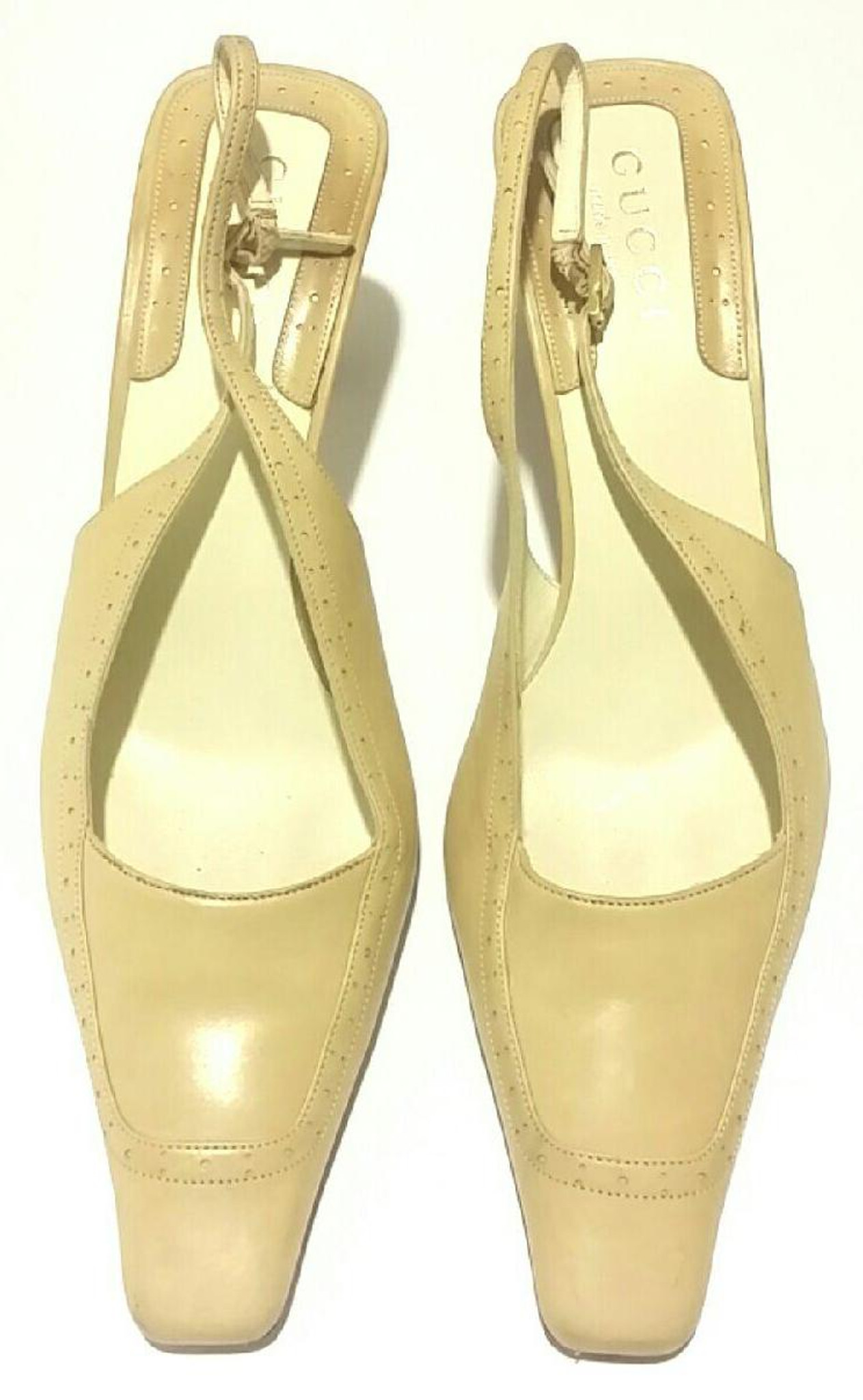 🔥STAY GOLD WITH GUCCI🔥 #resale Gently Used Gucci kitten heels, size 38C, $125 Call for purchase 905 842 4000 DM for PayPal. We ship…