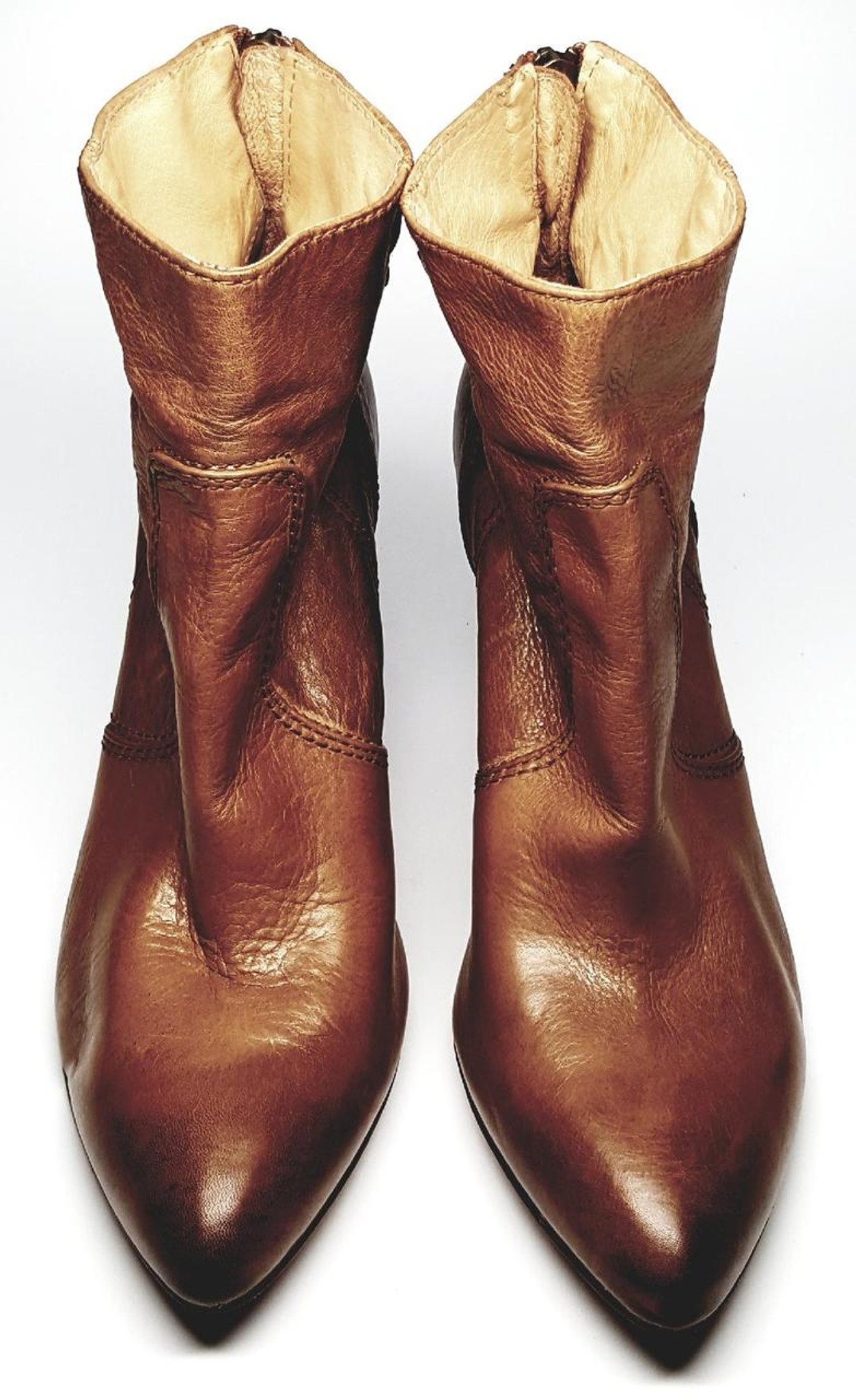 frye pointed toe boots