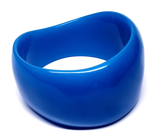Bakelite Blueberry Wavy Bangle Bracelet - Vintage 1960s