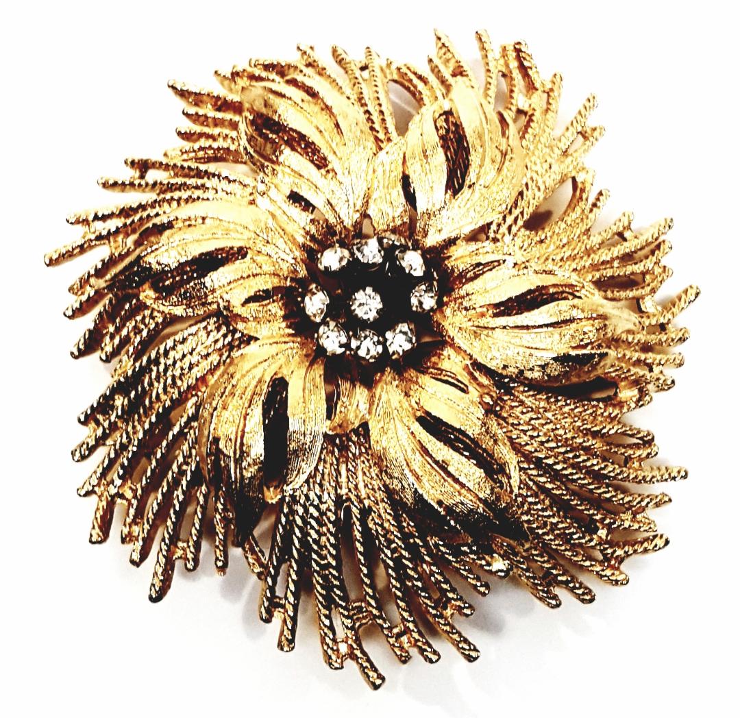 HAR Bursting Dimensional Flower Rhinestone Rich Gold Tone Brooch - Vintage  1950s